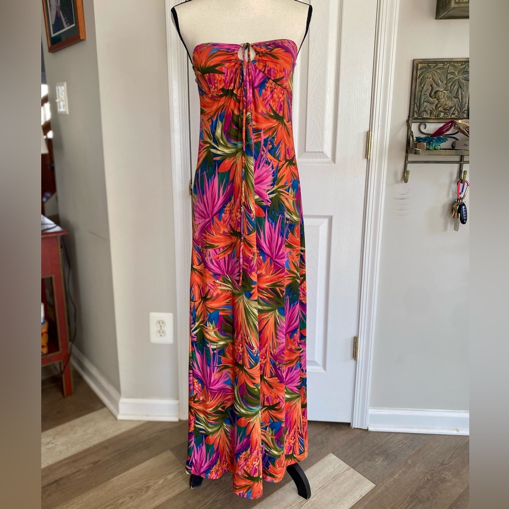 BODY CENTRAL TROPICAL HALTER SLEEVELESS MAXI DRESS